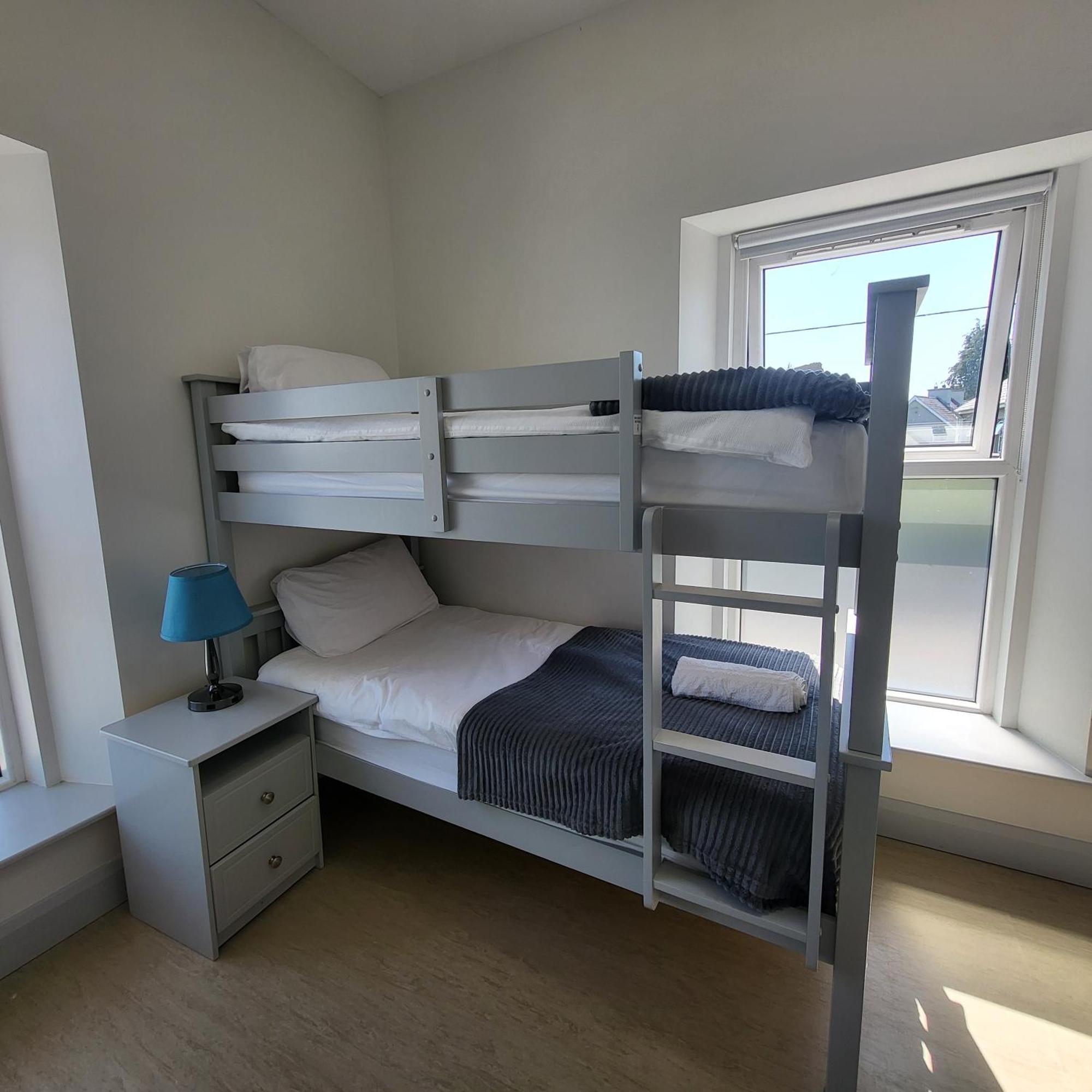 بيت شباب Trivia House Swanlinbar المظهر الخارجي الصورة